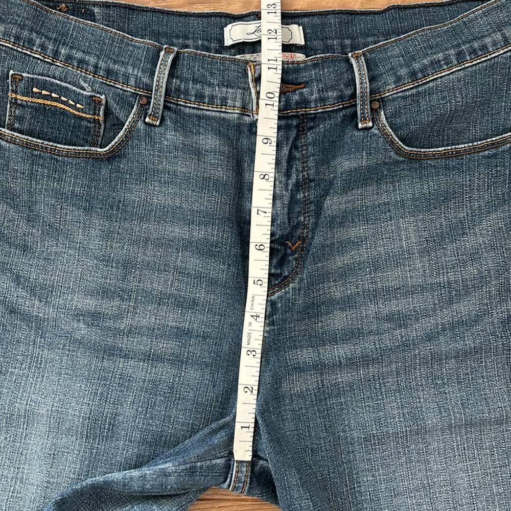 Levi’s Women’s Size 12 High Rise Bermuda Denim Shorts - Picture 6 of 11